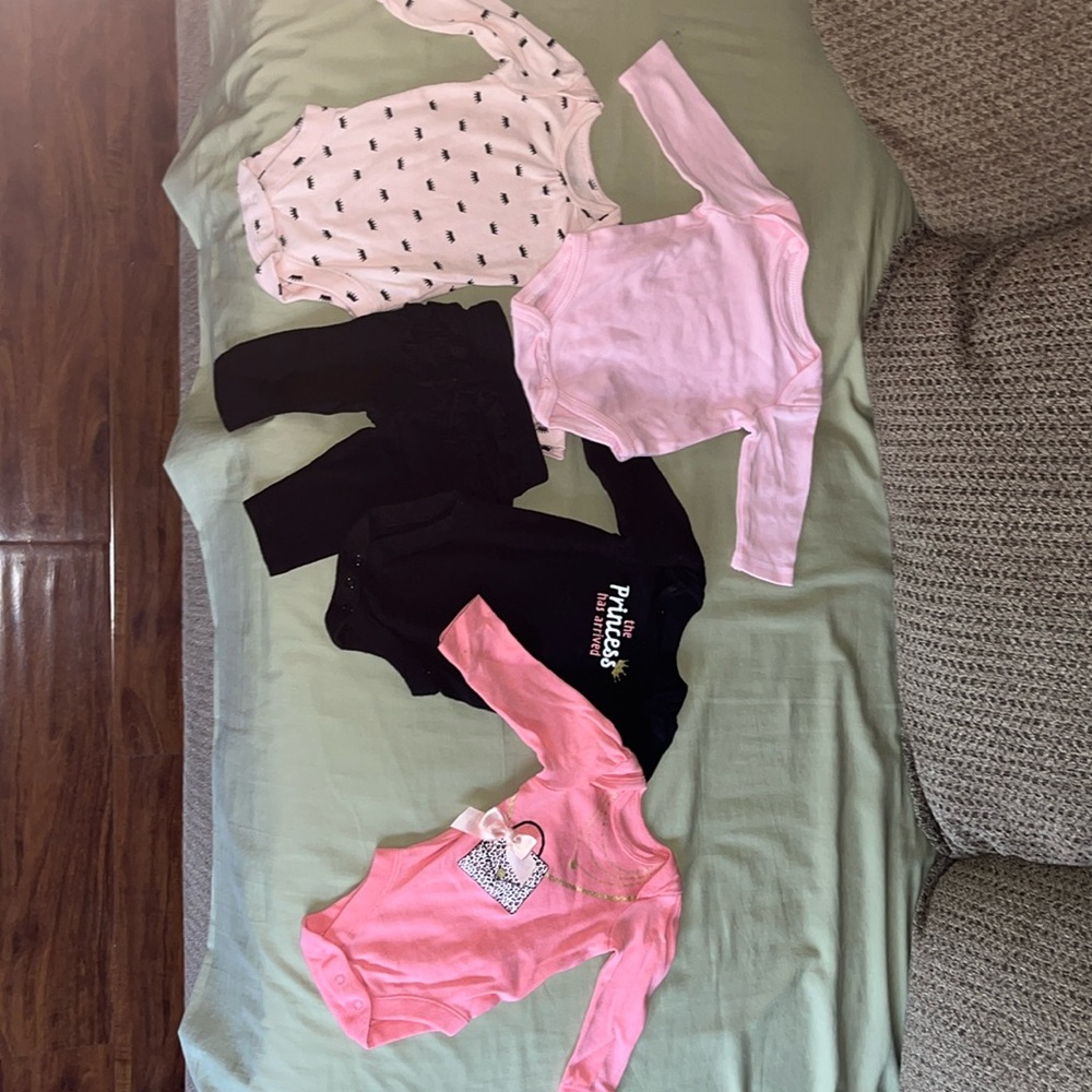 Bundles Baby Place| 4 Baby girl sets 0-3 months